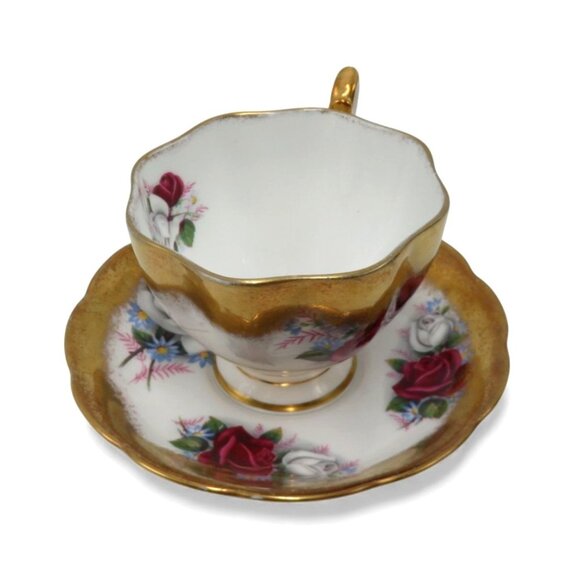 QUEEN ANNE Bone China Red White Rose Teacup and Saucer Gold Trim England Vintage - Picture 6 of 11